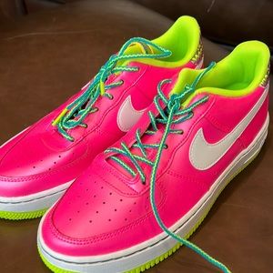 NIKE AIR FORCE 1 BRAND NEW